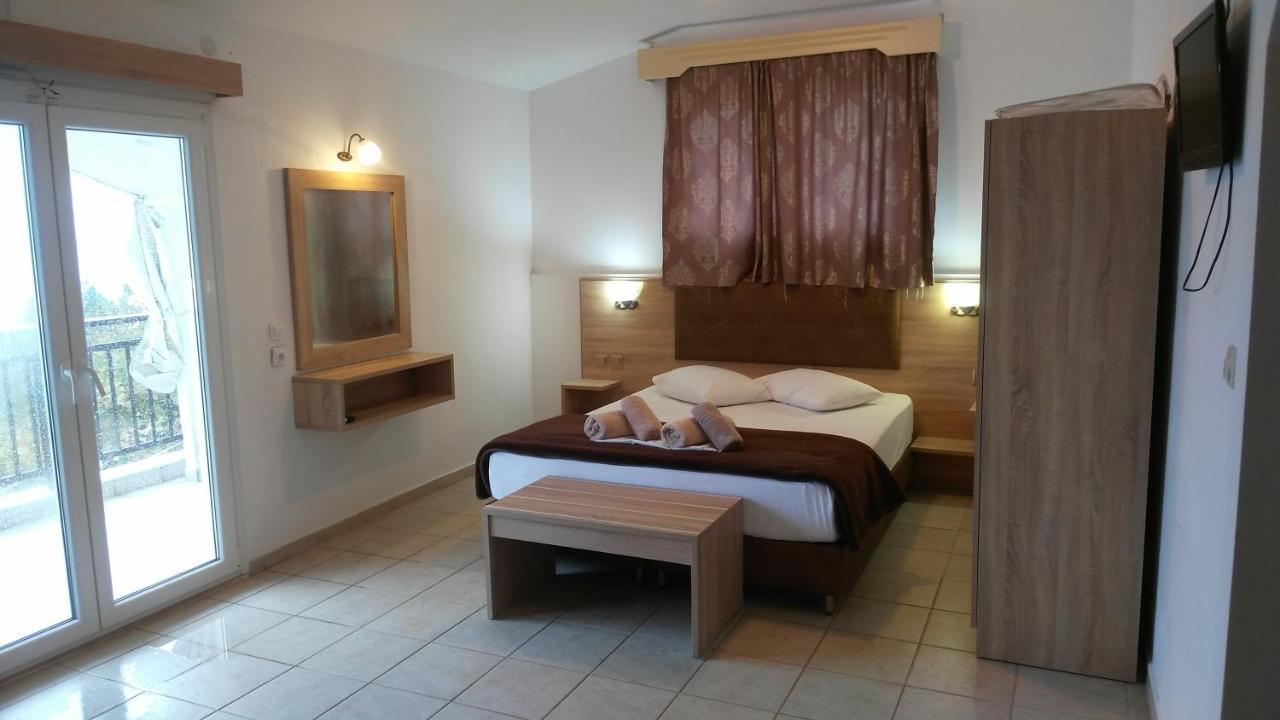 Psarou Apartments Paralía Skotínis Екстериор снимка