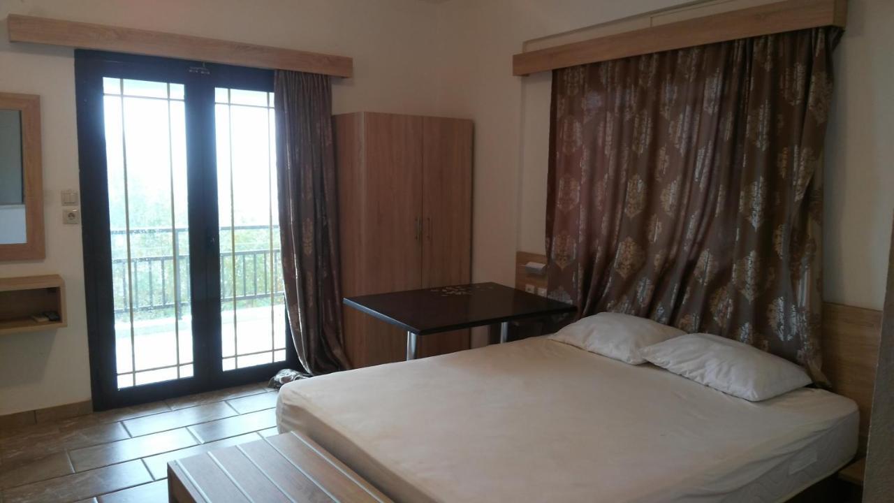Psarou Apartments Paralía Skotínis Екстериор снимка