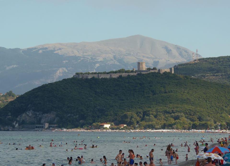 Psarou Apartments Paralía Skotínis Екстериор снимка